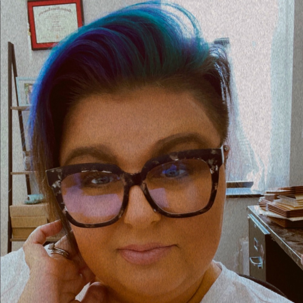 Meet your Posher, April